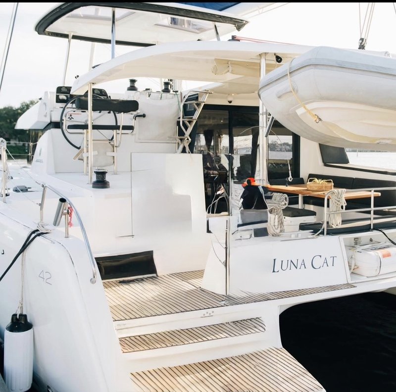 LunaCat — 2019 Lagoon 42 catamaran